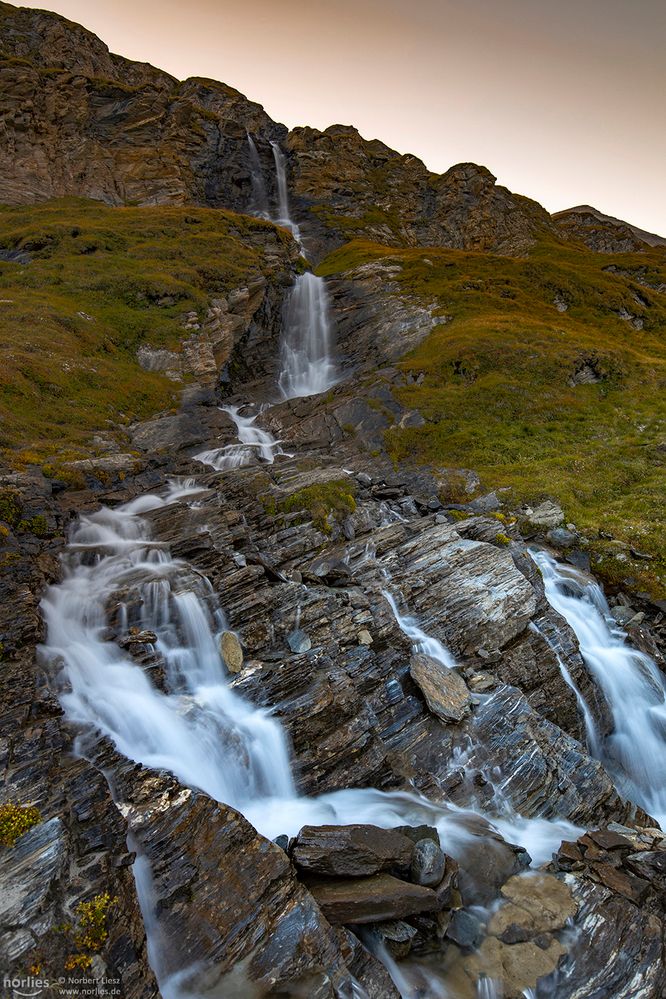 Wasserfall im Abendlicht