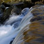 Wasserfall im Auenwald