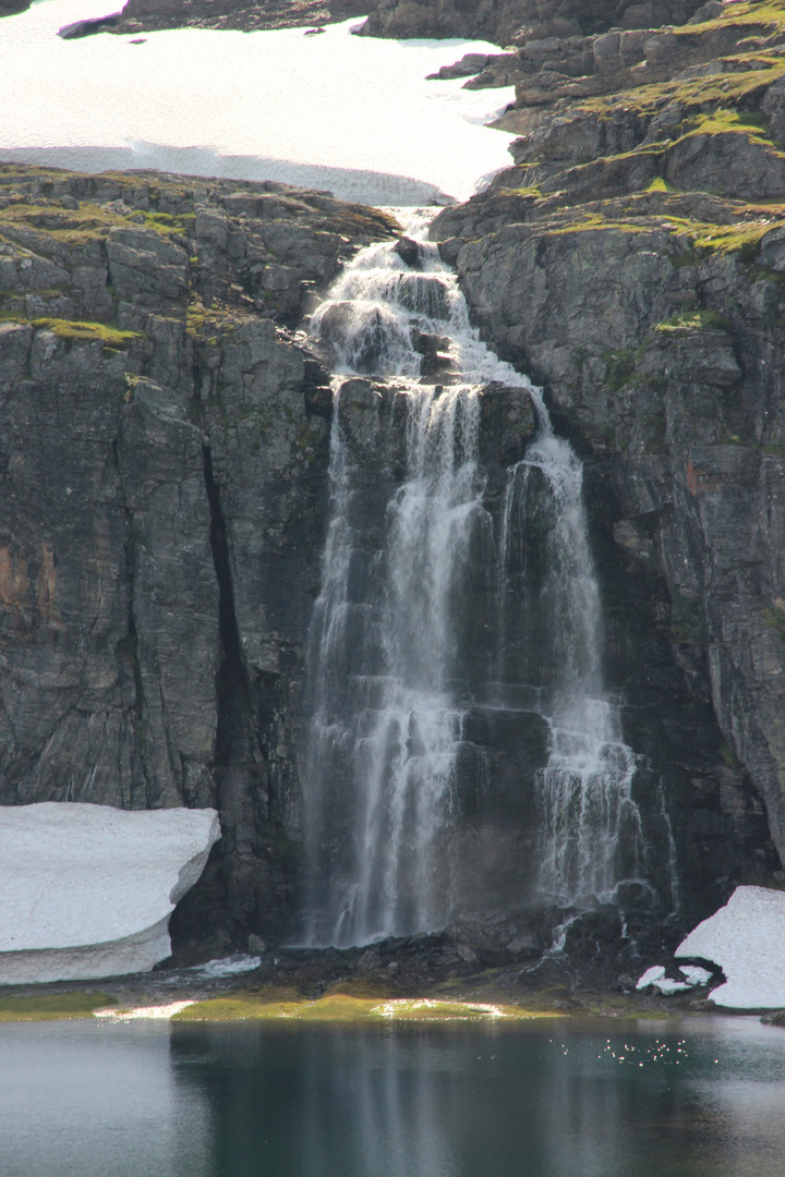 Wasserfall im Aurlandfjellet in Norwegen 