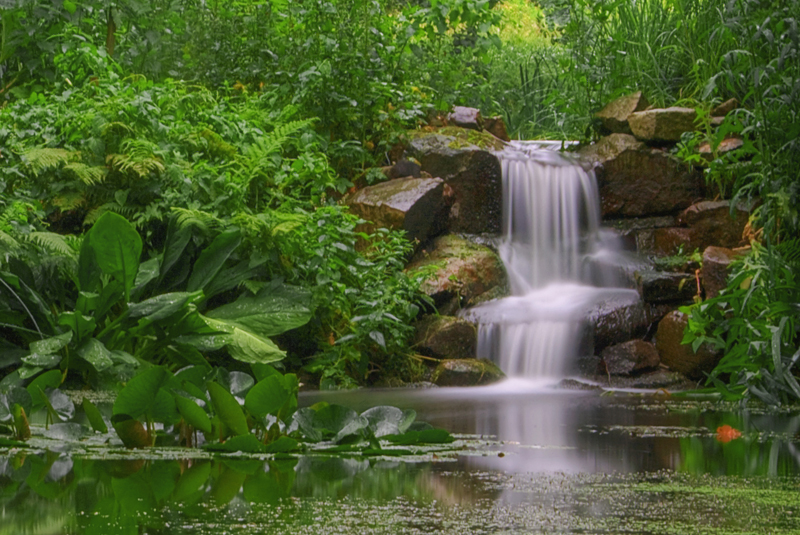 Wasserfall im Botanischen Garten Bochum