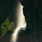 Wasserfall im Gegenlicht