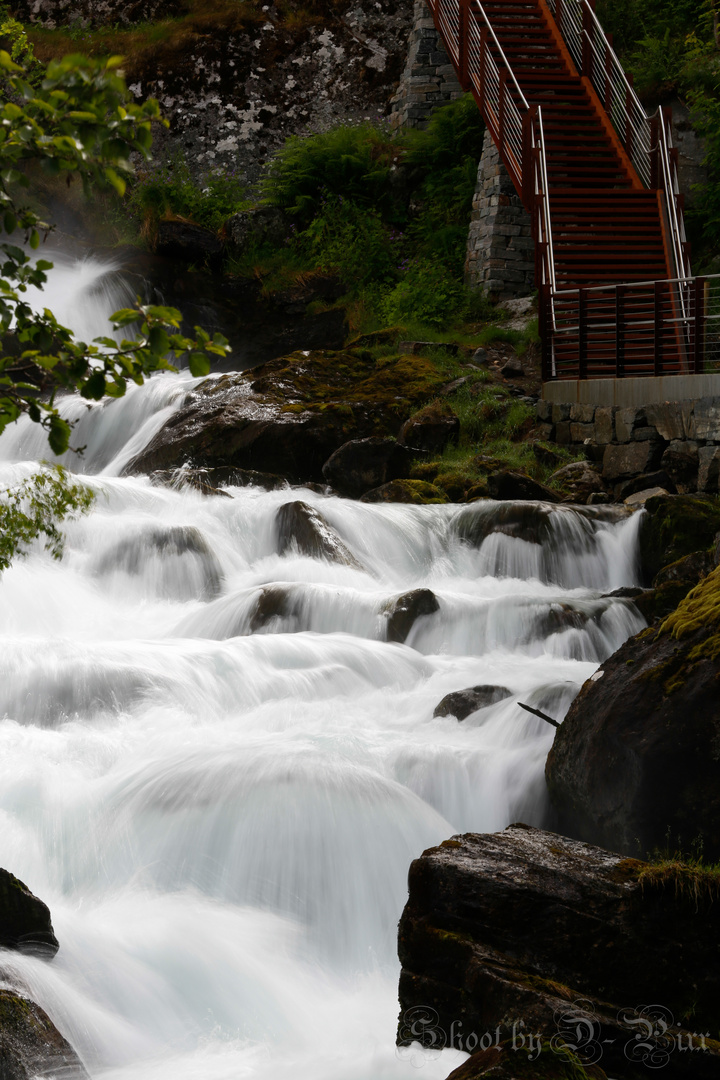 Wasserfall im Geirangerfjord