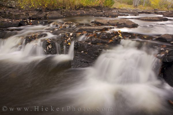 Wasserfall im Herbst