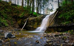 Wasserfall im Herbstwald 3