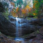 Wasserfall im Herbstwald 4