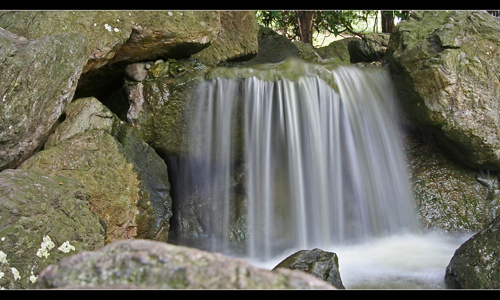 Wasserfall im Japanischen Garten