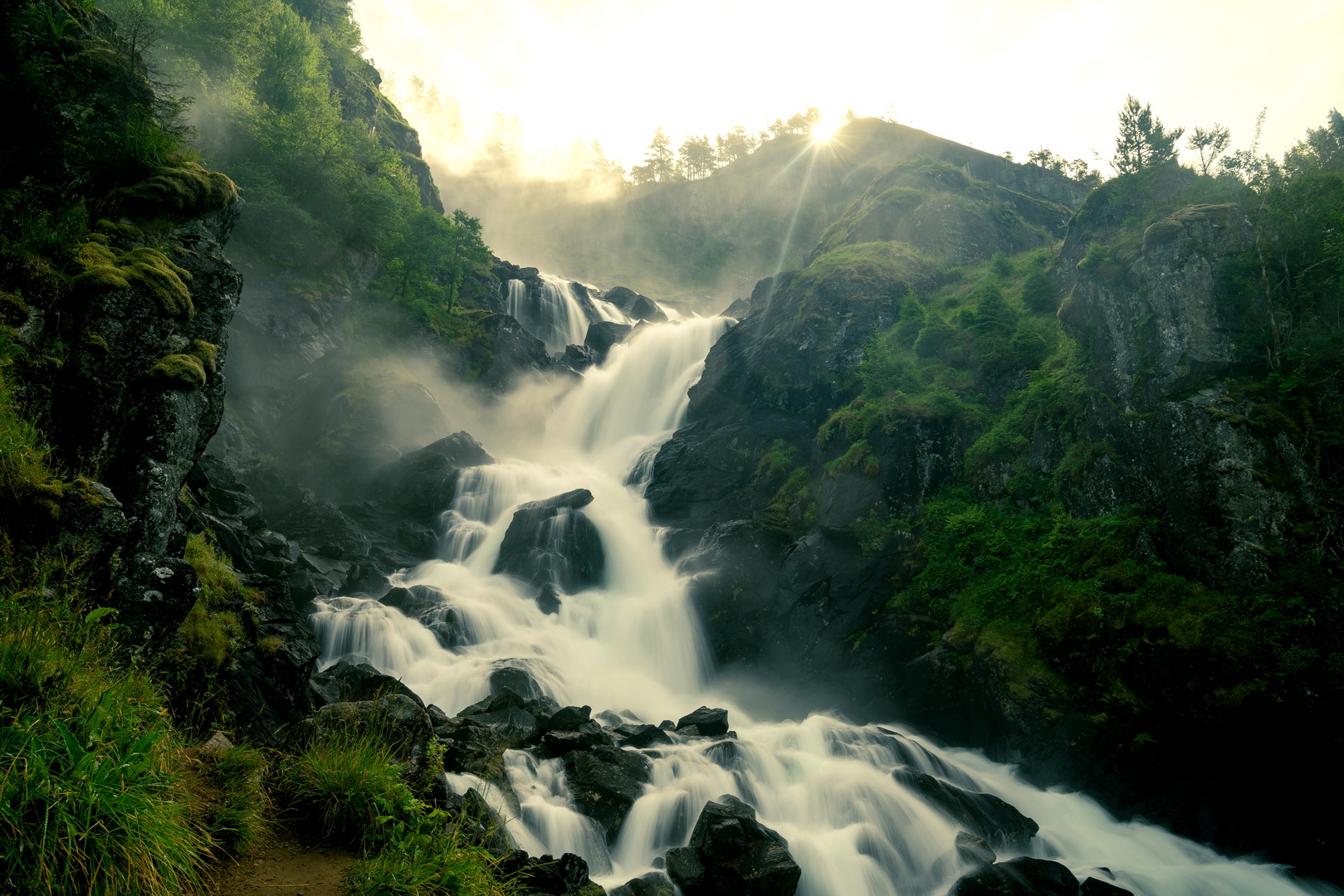 Wasserfall im Morgenlicht 