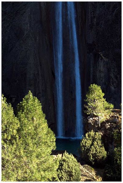 Wasserfall im Schatten