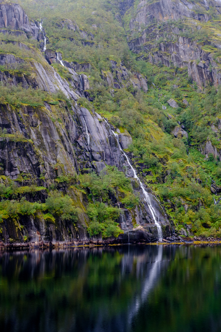 Wasserfall im Spiegel