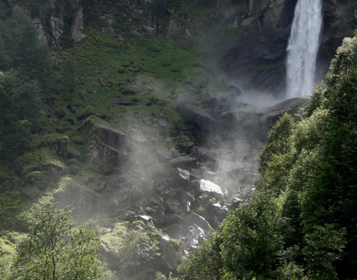 Wasserfall im Tessin