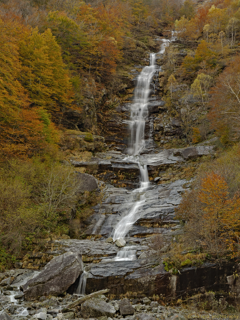 Wasserfall im Verzascatal