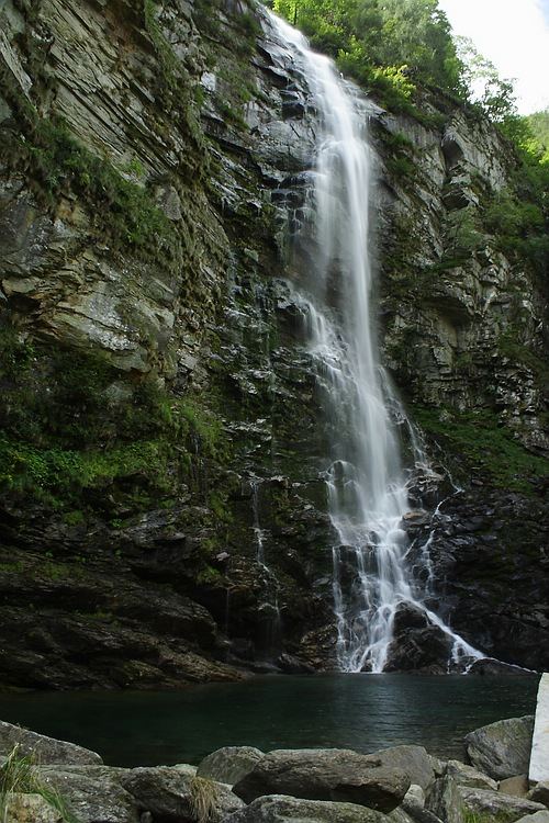 Wasserfall im Verzascatal