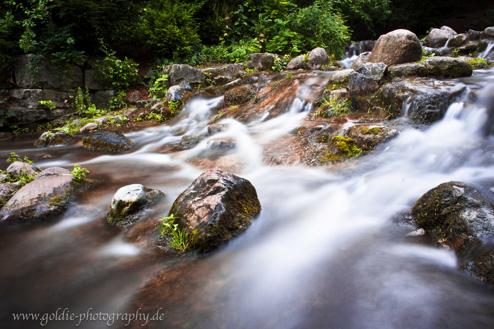 Wasserfall im Viktoriapark