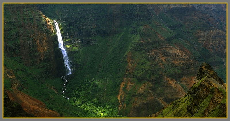 Wasserfall im Waimea Canyon, Kauai