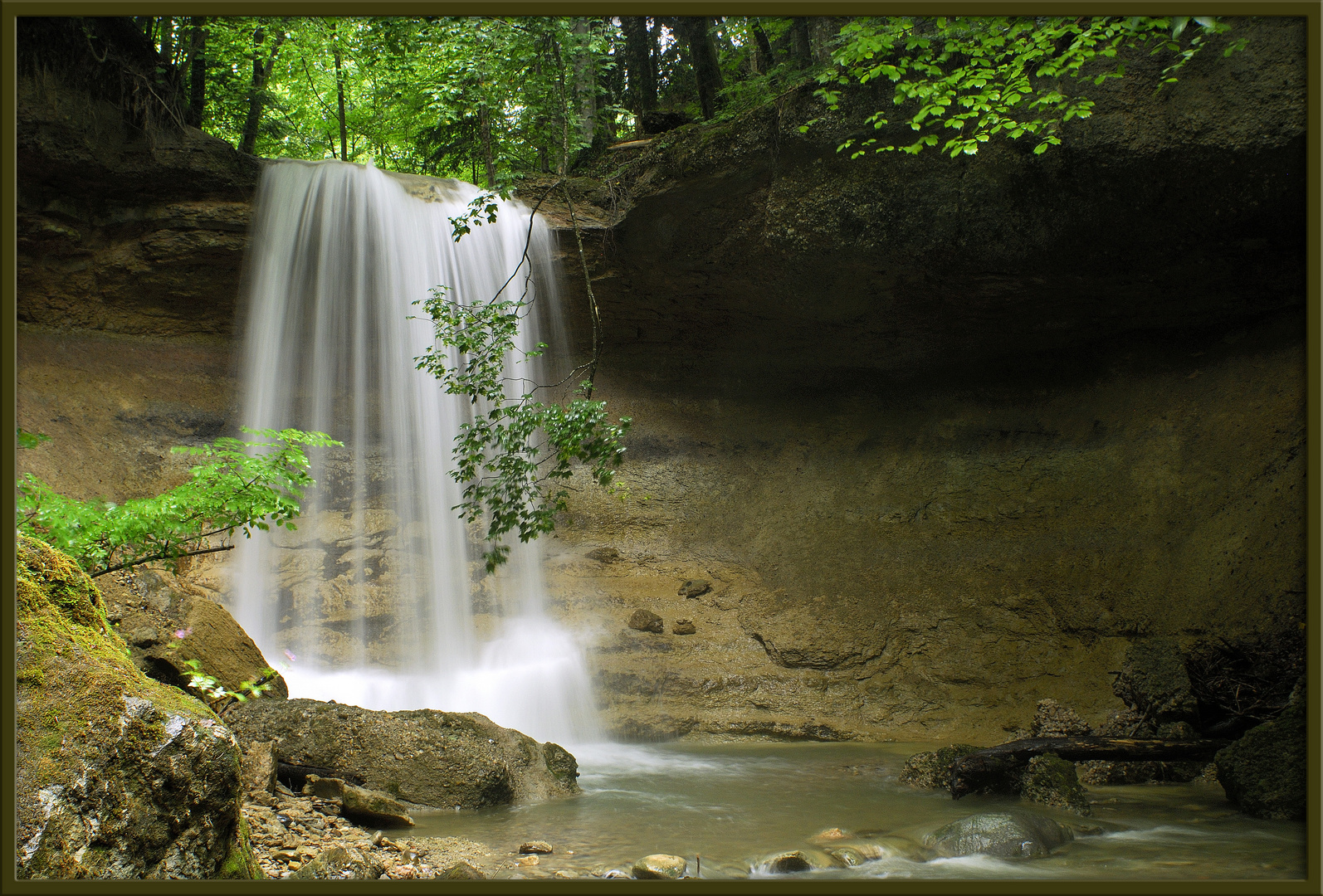 Wasserfall im Wald