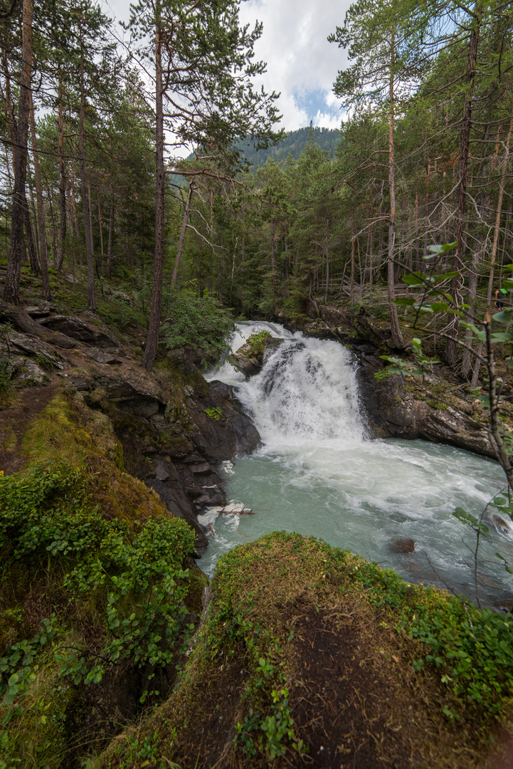 Wasserfall im Wald