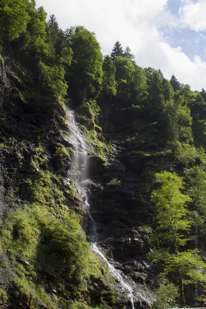 Wasserfall im Weisstannental 1