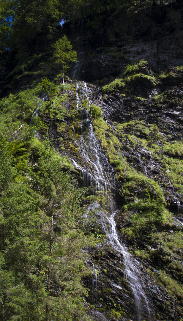 Wasserfall im Weisstannental 3