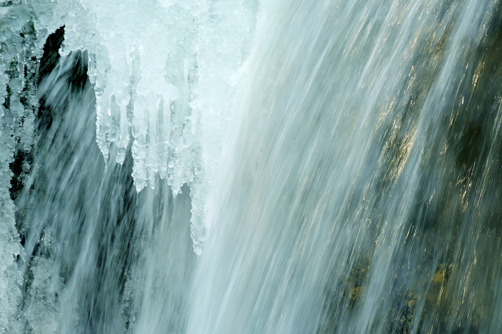 Wasserfall im Winter