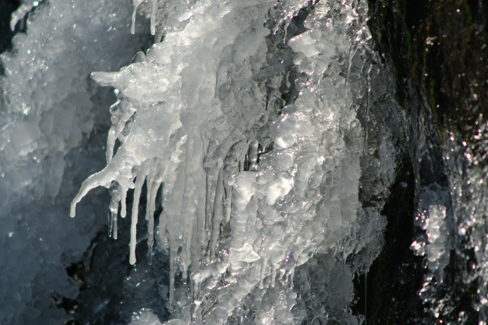 Wasserfall im Winter