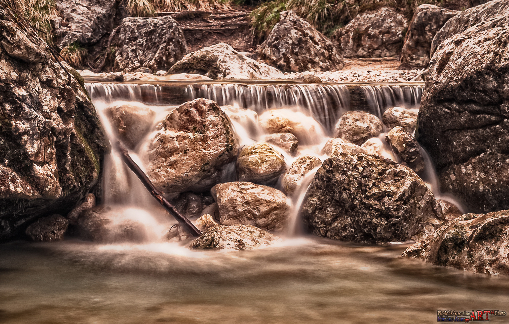 Wasserfall im Zauberwald