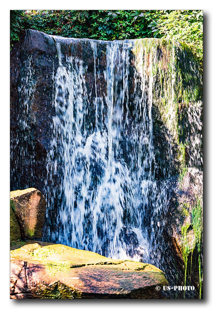 Wasserfall im Zoo