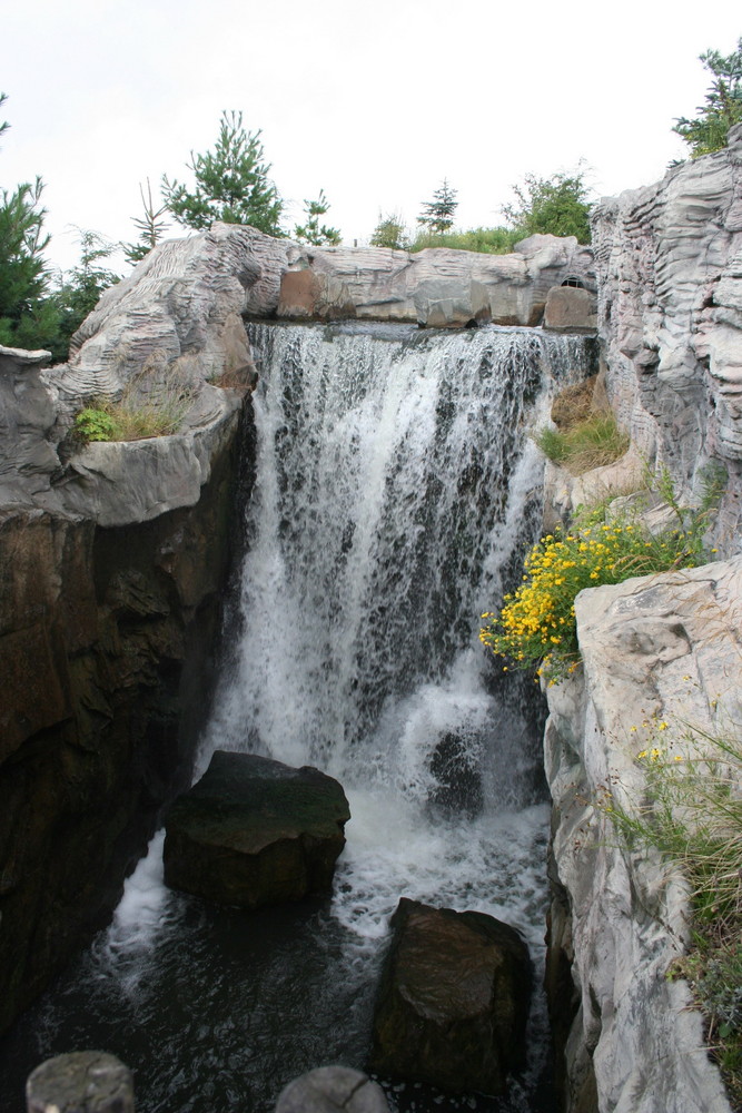 Wasserfall im Zoo Gelsenkirchen