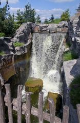 Wasserfall im ZOOM-ZOO