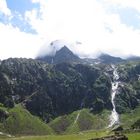 Wasserfall in den Bergen