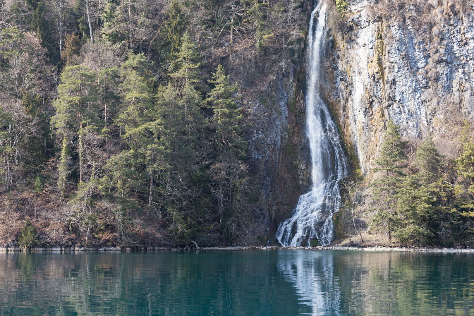 Wasserfall in den Thunersee