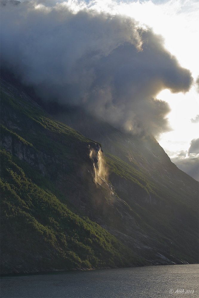 Wasserfall in der Abendsonne