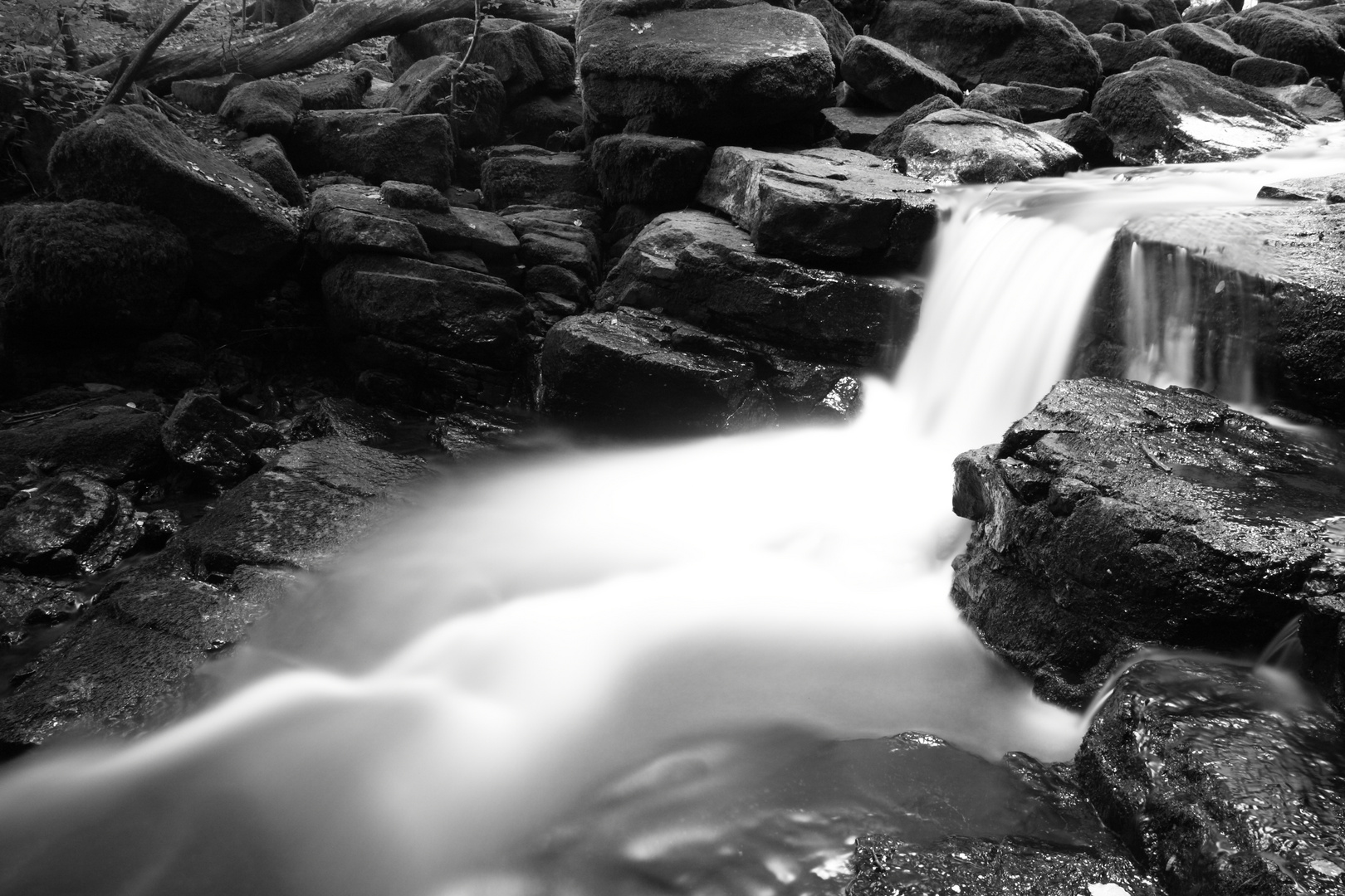 Wasserfall in der Holzbachschlucht