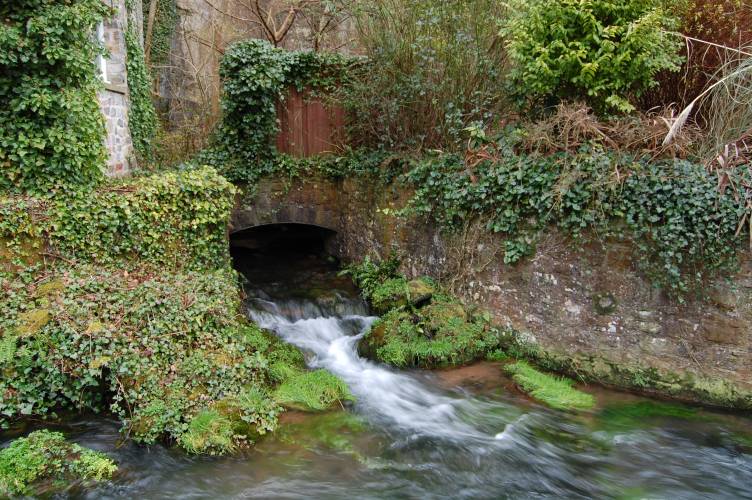 Wasserfall in der Nähe der CheddarGorge-Schlucht in England