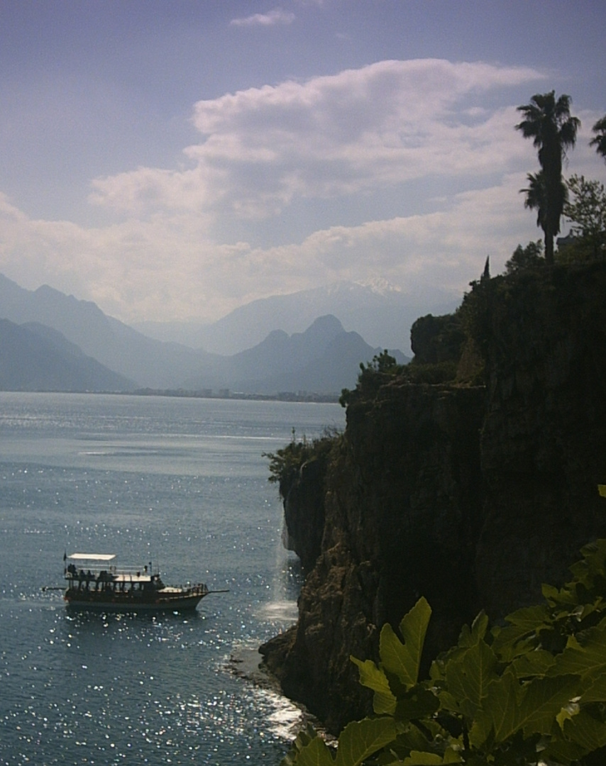 Wasserfall in der Nähe vom Hafen von Antalia