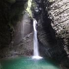 wasserfall in der soca schlucht 3