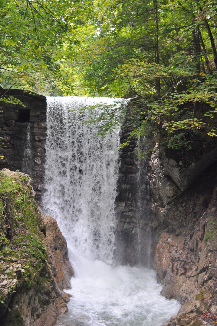 Wasserfall in der Wolfsklamm (Stans, Tirol)