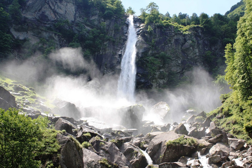 Wasserfall in Foroglio (Maggiatal)