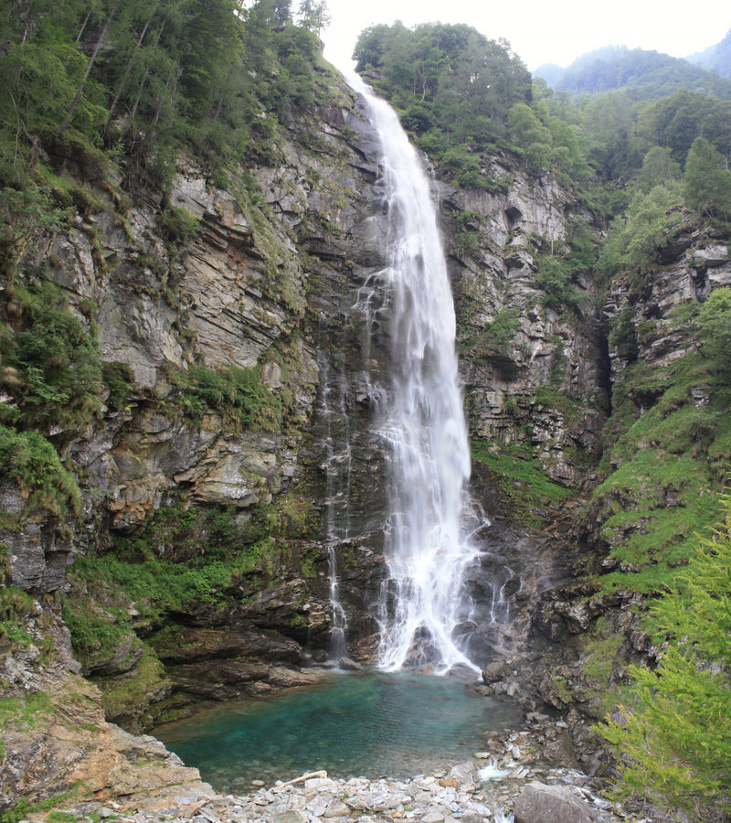 Wasserfall in Sonogno Verzascatal