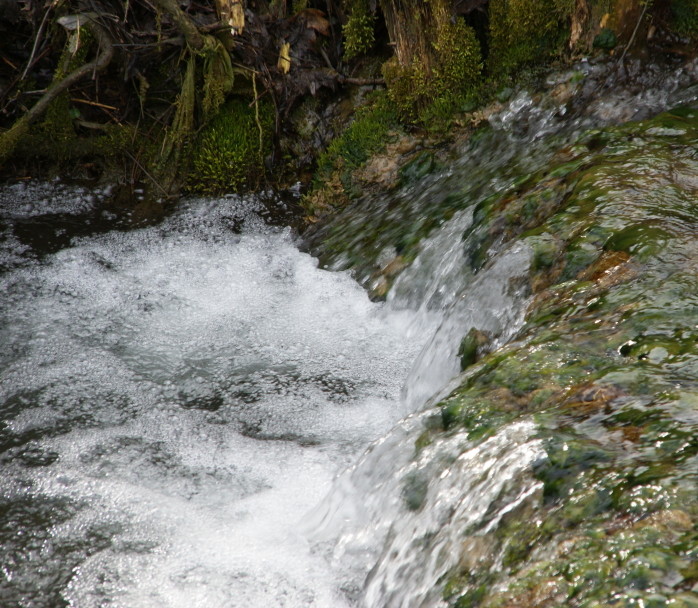 Wasserfall ist hier wohl übertrüben ;-))