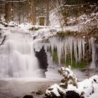 Wasserfall mit Eiszapfen