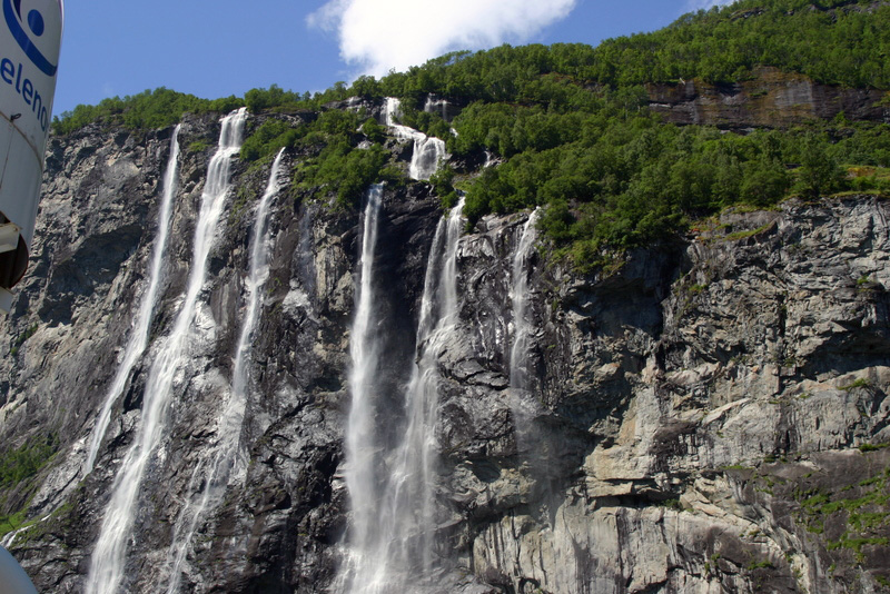 Wasserfall Sieben Schwestern im Gairangerfjord Norwegen