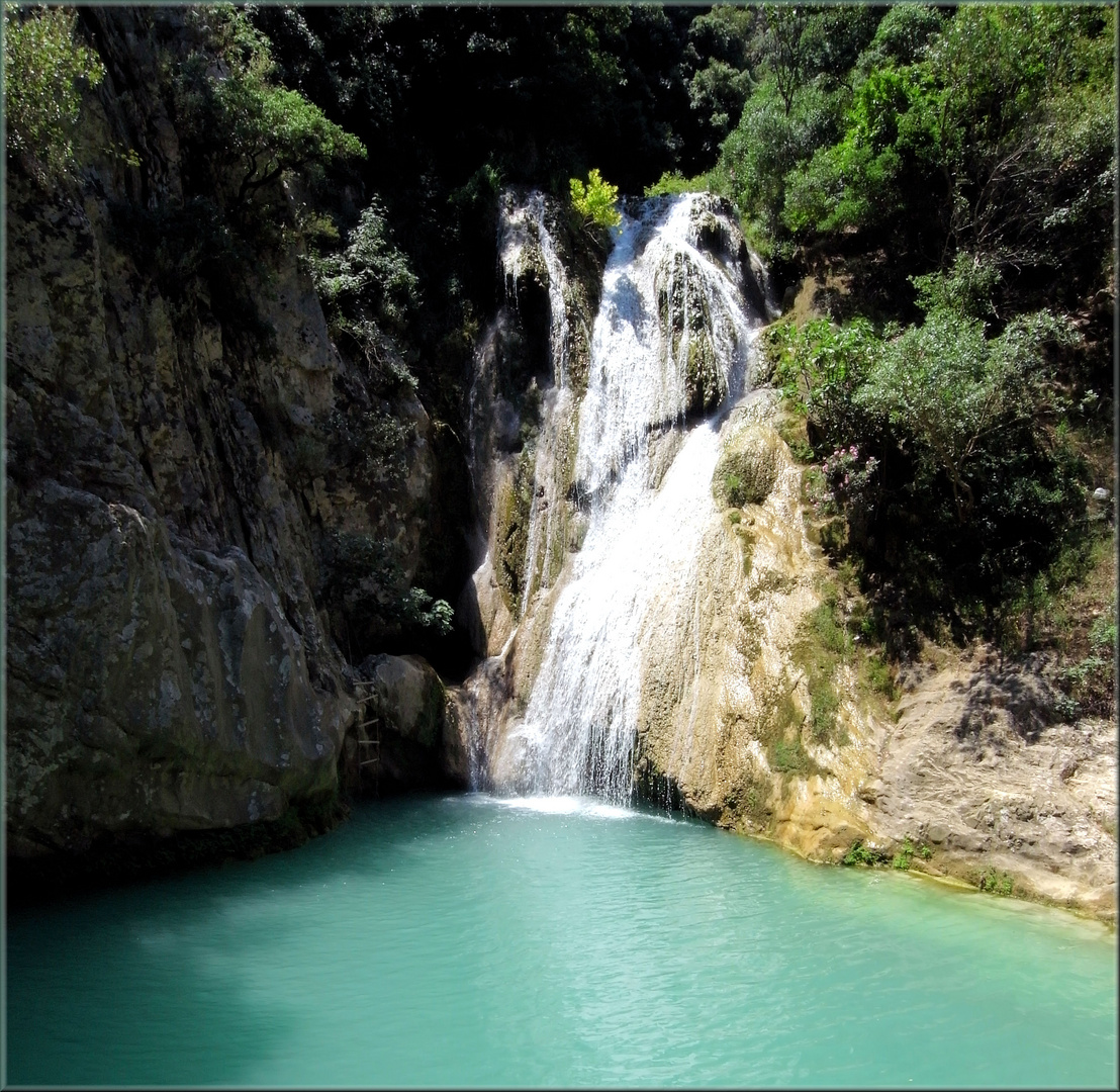 Wasserfall Áspra Néra (weiße Wasser)