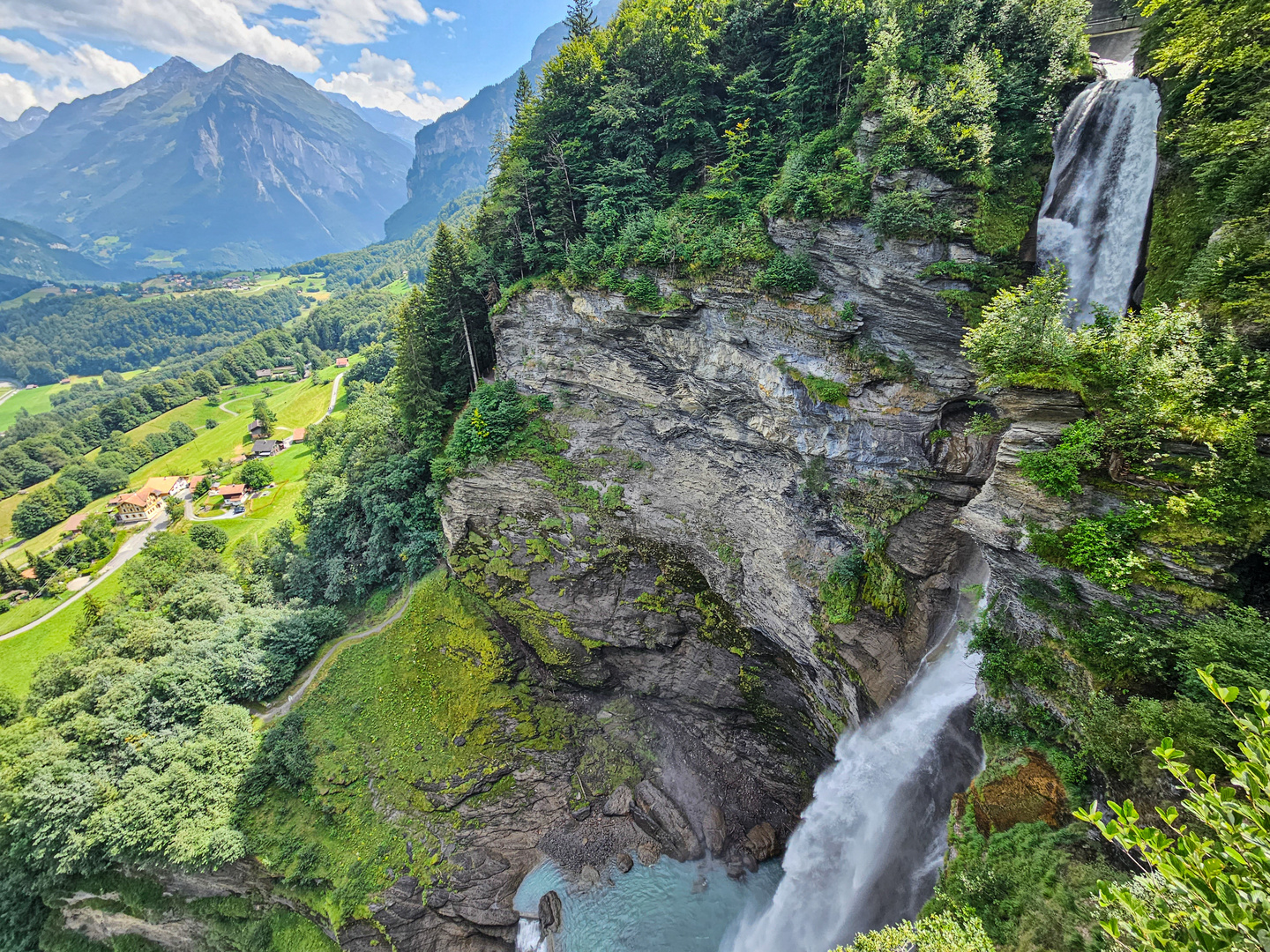 Wasserfall trifft Berge 2.0