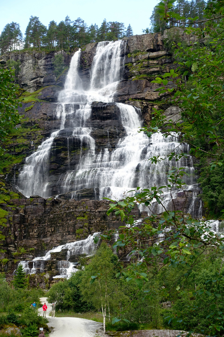 Wasserfall TVINDEFOSSEN in Norwegen