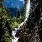 Wasserfall und Bergbach