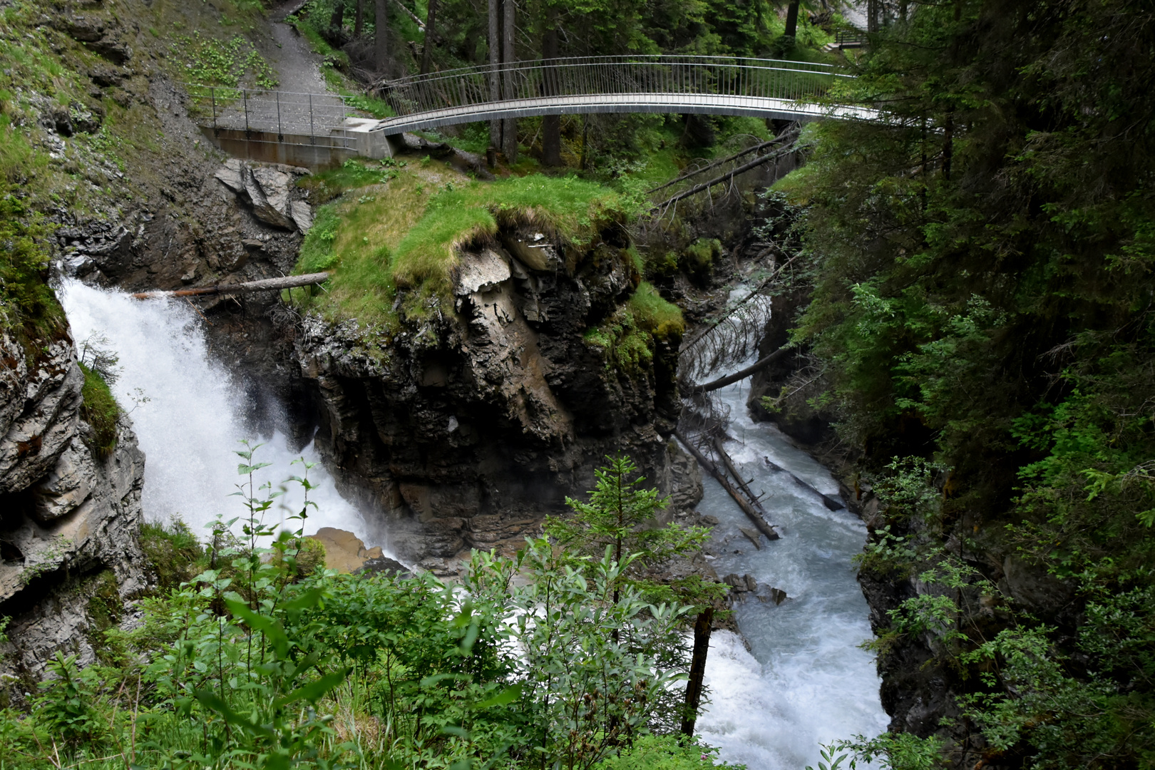 Wasserfallbrücke