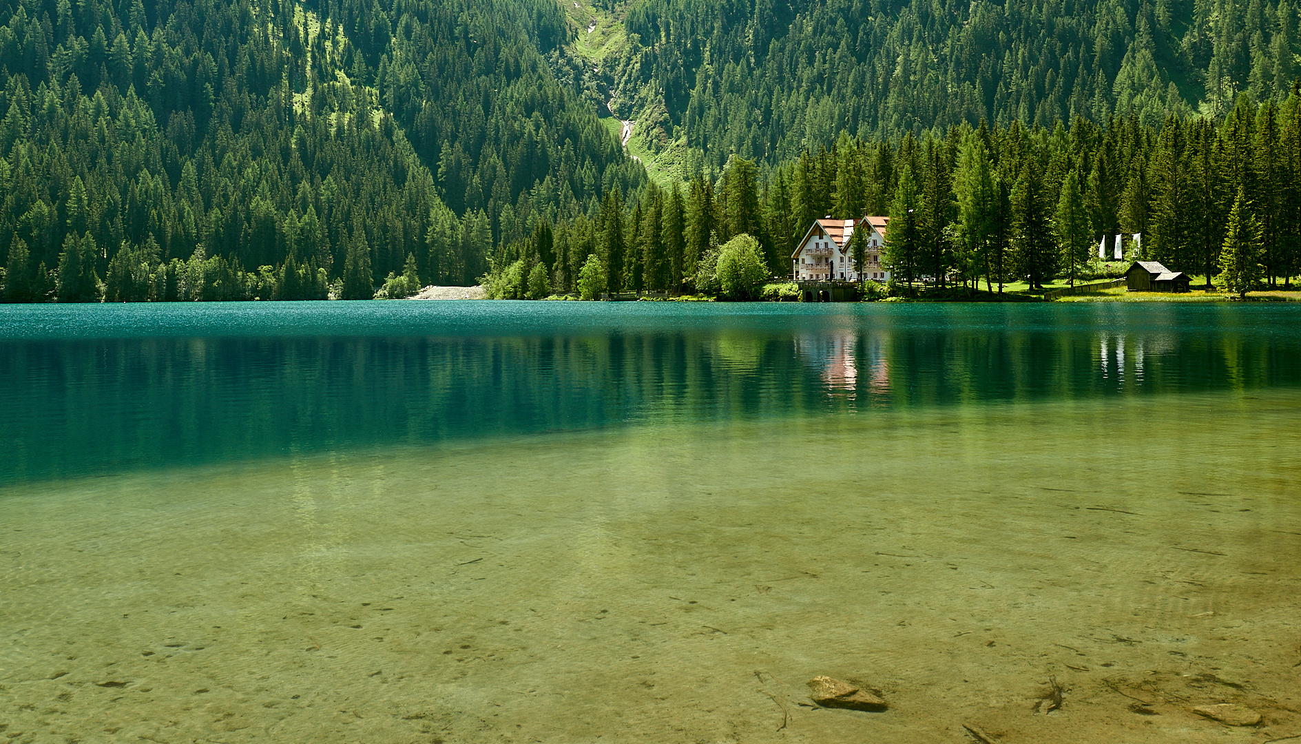 Wasserfarben mit dezenter Spiegelung...