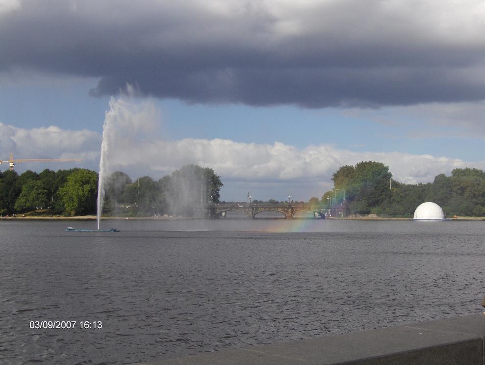 Wasserfontäne am Jungfernsteg