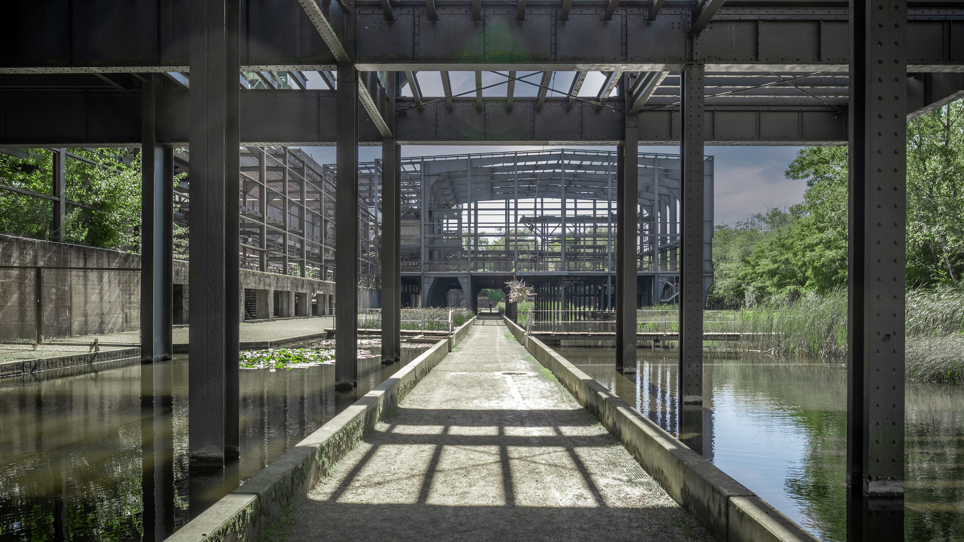 Wassergärten im stillgelegten Bergwerk Reden