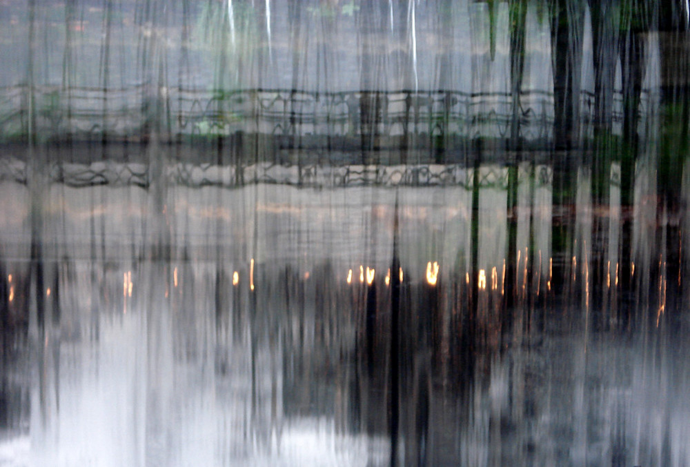 Wasserglas am stauwehr an der agger